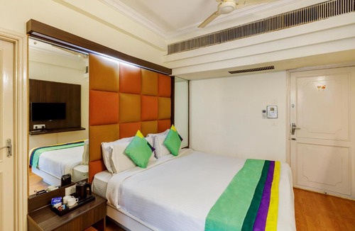 Navrangpura Hotel | Treebo Trend Crown