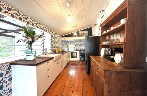 Eumundi House | Treefeller’s Cottage Eumundi - 3 bedroom house directly across from the markets