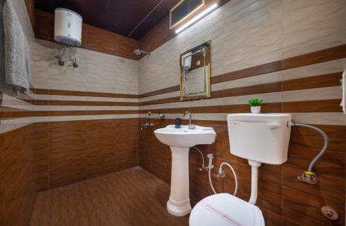 Kumarhatti Hotel | TreeHouse Kasauli Operated By Splendid Hotels I Vacations I Family Groups & Events I Forest Treks I Memories I