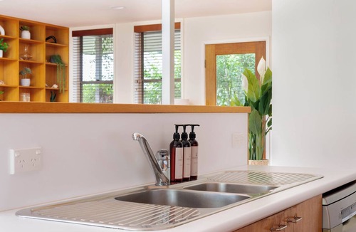 Macmasters Beach House | "Treetop Retreat" – Ocean Views & minutes to Beach