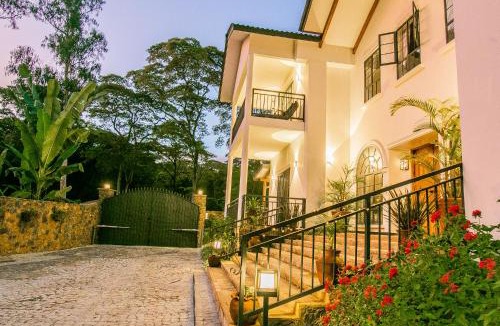 Arusha Cabin | Treetops Villa