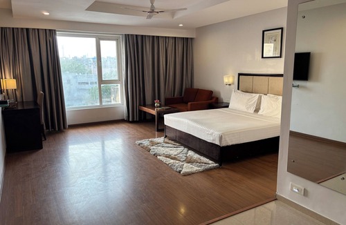 Kurnool Hotel | Triguna Clarks Inn