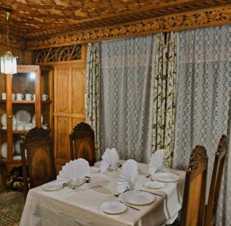 Brein Apartment | Trinity Palace
