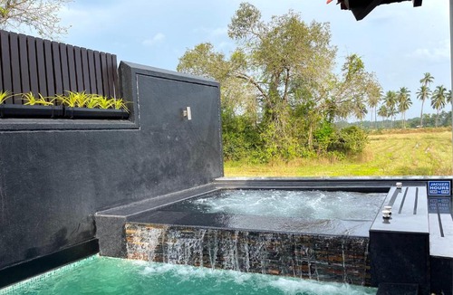 Chapora Villa | TROPICAL BREEZE 3BHK Bali Private Pool & Jacuzzi