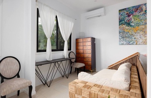 Rochedale South House | Tropical Poolside Studio | Private Entry