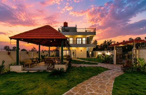 Narasapura Villa | Tropicana Twin Homes Jacuzzi 5BHK40min Airport