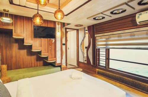 Aryad South Boat Rental | Tropikal cruise