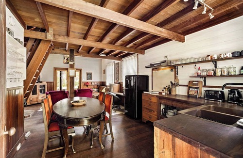 Burnside Cabin | Twigs Cabin | Rustic Luxe Cabin