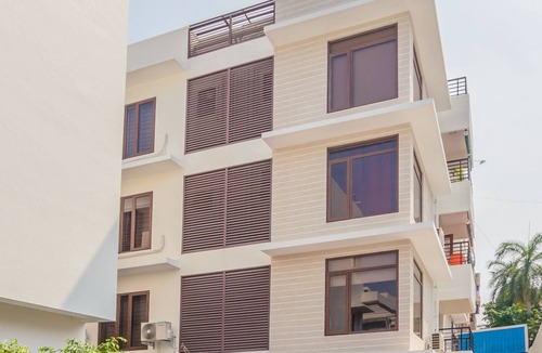Adyar Apartment | Twin Bedroom with Breakfast in a shared 3BR apartment