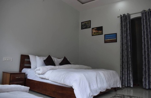 Ramnagar Bed & Breakfast | Two Private Rooms w/Balcony in Naturalist's Home