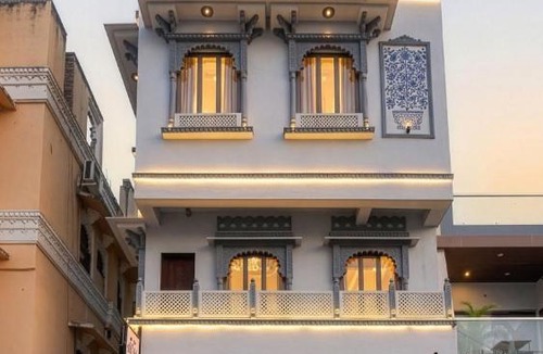 Shavri Colony Hotel | UDAISA - The Luxury Art