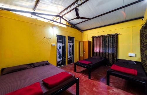 Yellapur Hotel | UK Nature Stay