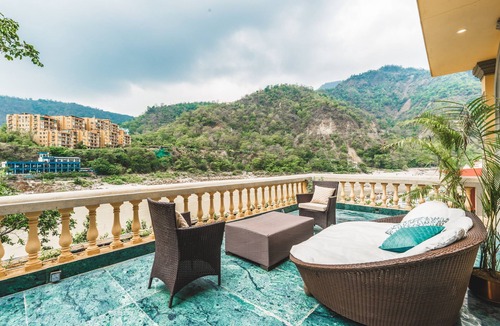 Rishikesh Villa | Ultimate Luxury with Infinity Pool & Private Ghat