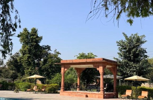 Bhandarej Hotel | Umaid Palace - A Lakeside Resort - 25 minutes from Mehandipur Balaji - 20 minutes from Chand Baori Stepwell Abhaneri & 40 minutes from Bhangarh Fort