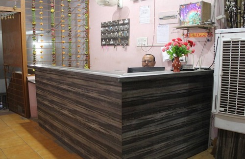 Jabalpur House | Unit 13 Beautiful and clean room to stay