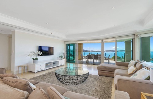 Terrigal House | Unit 7 - 3 Bedroom Premier Ocean View