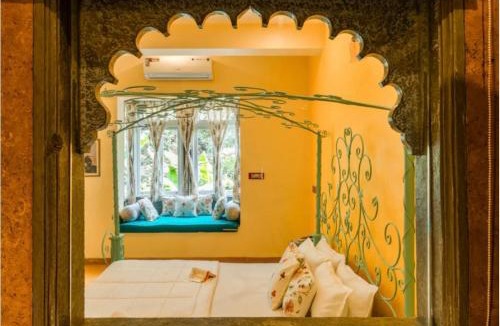 Lake Swaroop Sagar Hostel | Unplanned Hostel Udaipur