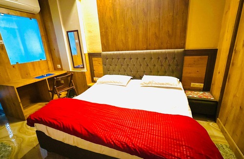 Jaipur Hotel | Urban Peace Nest - Luxe Room w/Private Balcony- 302