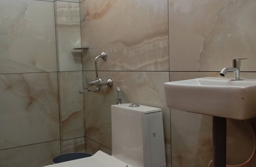 Kaloor Hotel | URBAN STAY