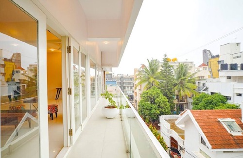 Bengaluru Apartment | Urban stylish apartment in Bangalore centrally located to Cafés, restaurants etc