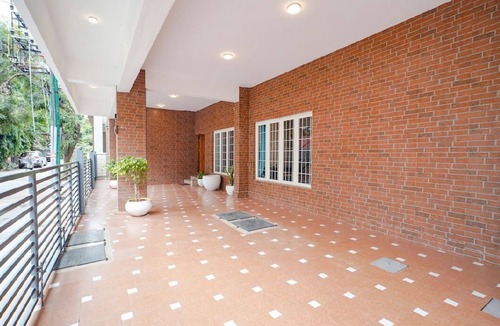 Bengaluru Apartment | Urban stylish apartment in Bangalore centrally located to Cafés, restaurants etc