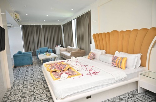 Sector 1 House | Urvi Banquets & Guest House