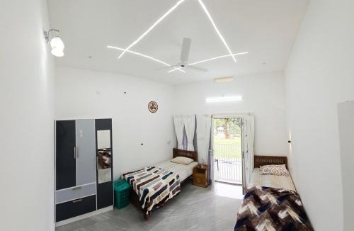 Udumbanchola Apartment | Uthuppan's first floor 2brm
