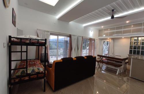 Udumbanchola Apartment | Uthuppan's Holiday Home the entire home