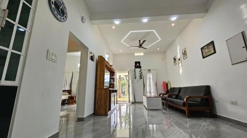Udumbanchola Apartment | Uthuppan's Holiday Home the entire home