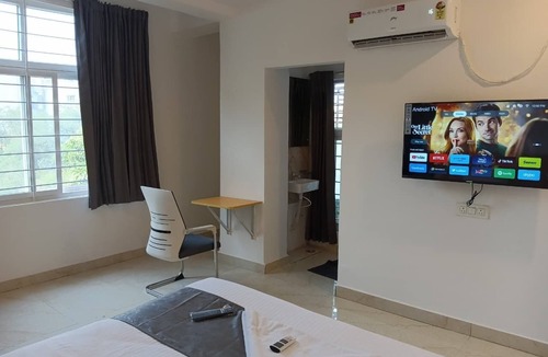 Kukatpally Housing Board Colony Hotel | V SQUARE ELITE