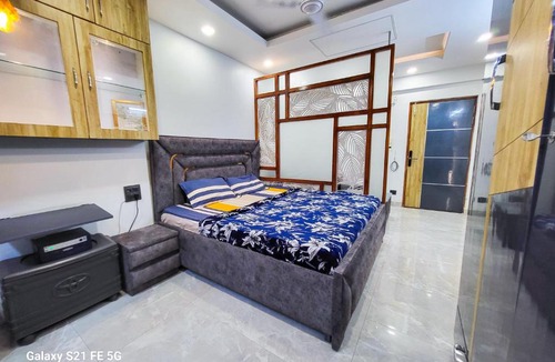 New Delhi Apartment | VacationBuddy Superb Furnished Studio Apartment 720 in West Delhi