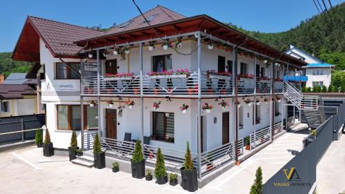 Tirgu Neamt Apartment | VAIAS Apartamente cu Terasa si Vedere Munte