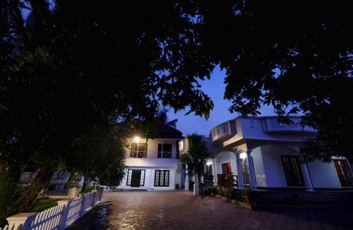 Thoppumpady House | Vaiga Homes - Vembanadu Lakeview Retreat