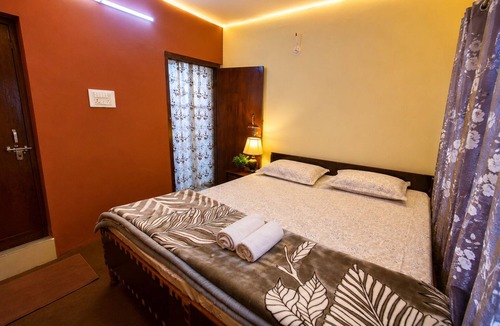 Gobind Dham Hotel | Vaikunth Homestay