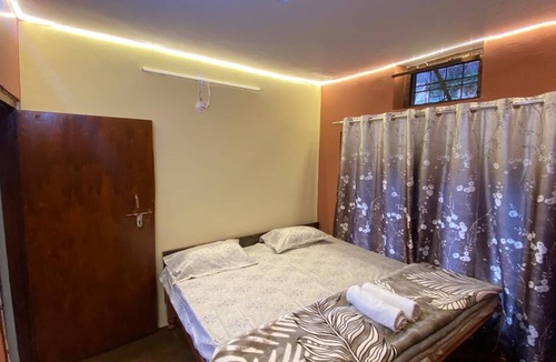 Gobind Dham Hotel | Vaikunth Homestay