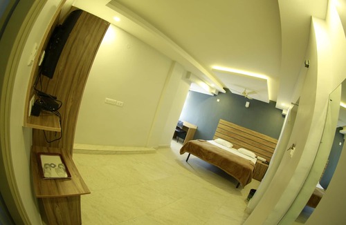 Rajajinagar Hotel | Vajra Heritage