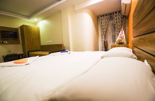 Rajajinagar Hotel | Vajra Heritage