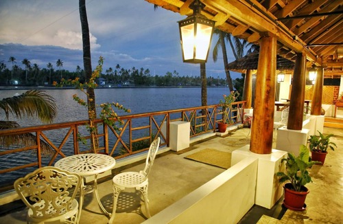 Kuzhuppilly Villa | Vala House