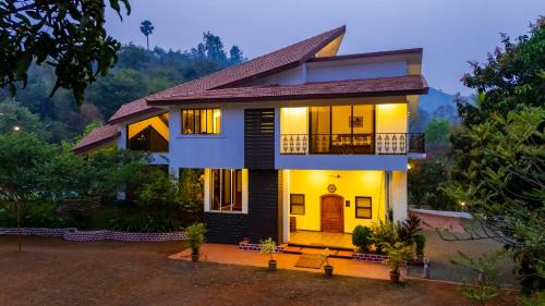 Alibaug Villa | Valdivian Villa by Alaya Stays 3- BHK with Verandah, Temple and Machan