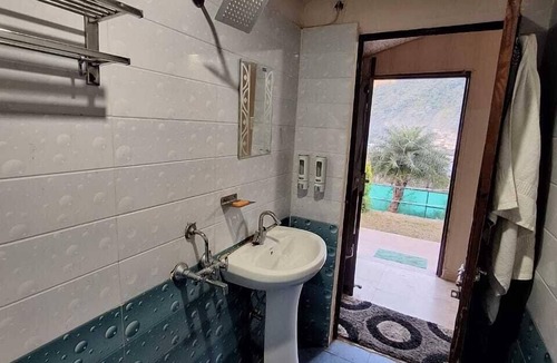 Jogiyana Hotel | VALLEY KING RESORT