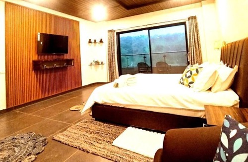 Ambavna Hotel | VANDHAARA LUXURY STAYS