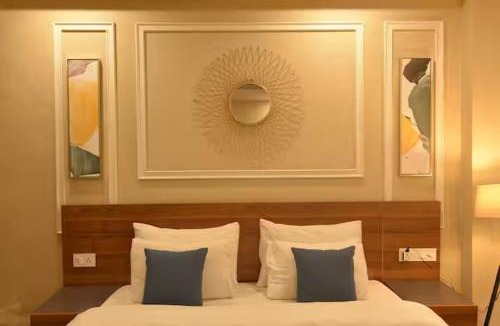 Gurugram Apartment | Vaneen Stay Luxury 1BHK Apartment with Balcony Sector 42 Golf Course Road
