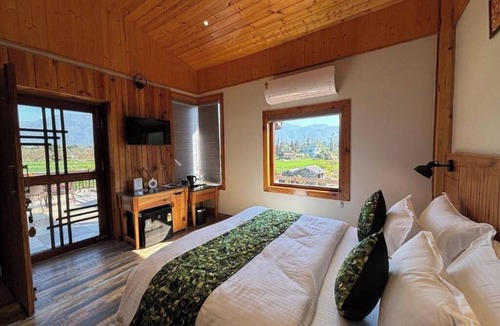 Bail Parao Hotel | Vanhills-Luxury Home Stay in Jim Corbett