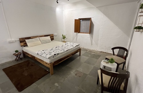 Ambavna House | Vanilla Farms- Aesthetic Homestay perfect for Hikers, Birdwatchers & Astronomers