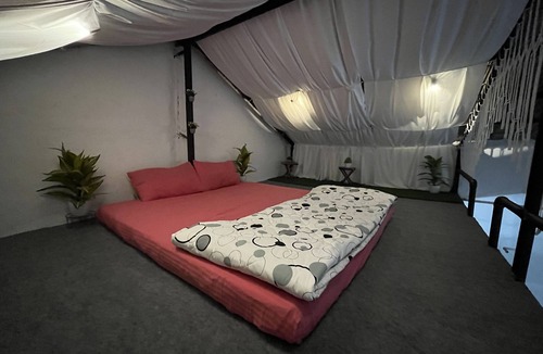 Ambavna House | Vanilla Farms- Aesthetic Homestay perfect for Hikers, Birdwatchers & Astronomers