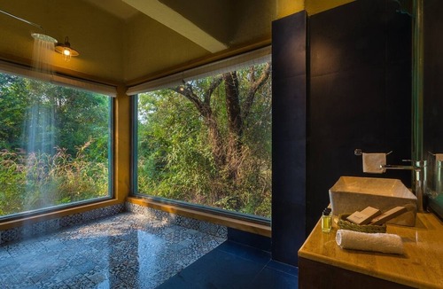 Avarghani Hotel | Vannraj Resort and Spa