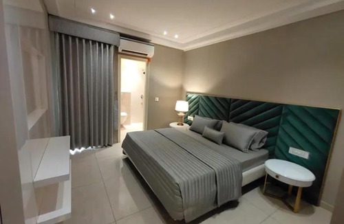 Vapi Bed & Breakfast | Vapi-Daman Guest Nest