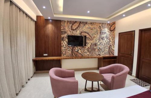 Sarahan House | Vardhn Villa