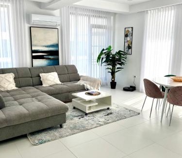 Jupiter Apartment | Velvet Sea Oxygen Residence