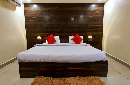 Warangal Hotel | Venkateshwara Mitra Residency